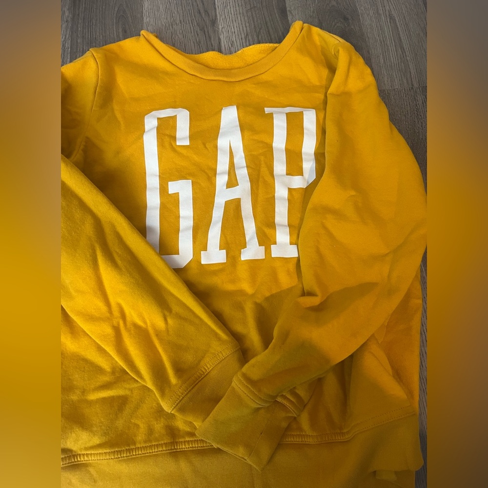 Gap crewneck, yellow/mustard color, size xs